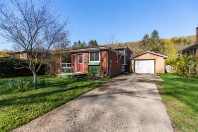 240 5th A Avenue W, Owen Sound, On N4k 6g4