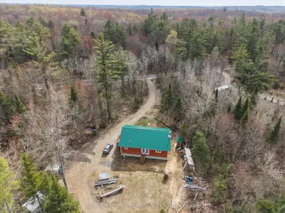 1070 Vankoughnet Road, Bracebridge, On P1l 1x1