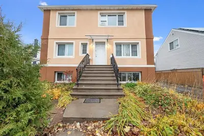 131 Dagmar Avenue 3, Vanier And Kingsview Park, On K1l 5t3
