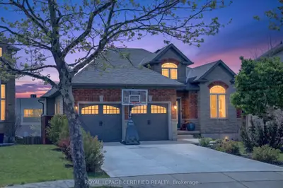 91 Candlewood Drive, Hamilton, On L8j 0a3