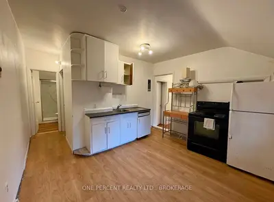 382 Earl Street 3, Kingston, On K7l 2j5