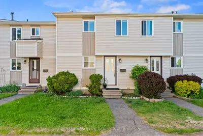 413 Woodfield Drive #d, Tanglewood - Grenfell Glen - Pineglen, On K2g 4b7