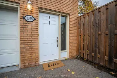 1025 Upper Gage Avenue 1, Hamilton, On L8v 4l2
