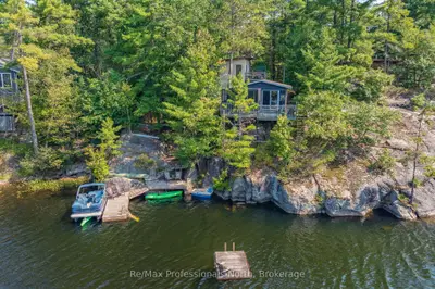 1118 Tomingas Road, Gravenhurst, On P1p 0g3
