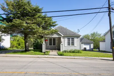 17 Main Street E, Elizabethtown-kitley, On K0e 1m0