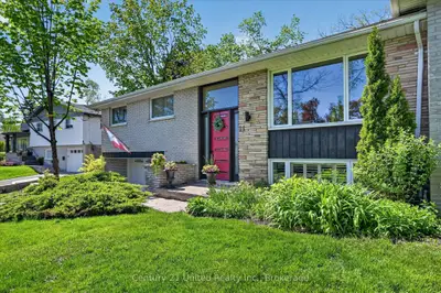 11 Crestwood Avenue, Peterborough, On K9j 1m9