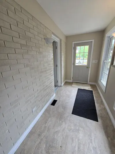 17 Agincourt Place, London South, On N5z 4e8