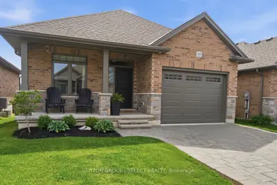 159 Collins Way 49, Strathroy-caradoc, On N7g 0g8