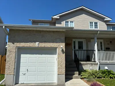 Semi-Detached in Loyalist