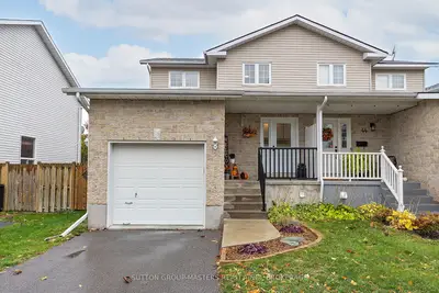 42 Clifford Street, Loyalist, On K7n 1y5
