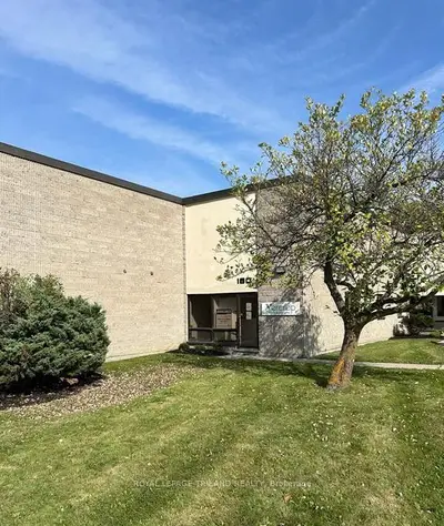 156-160 Newbold Court, London South, On N6e 1k3