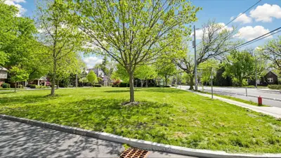 3 Oakwood Place, Hamilton, On L8s 4c9