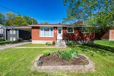 36 Selkirk Street, Petawawa, On K8h 1p2