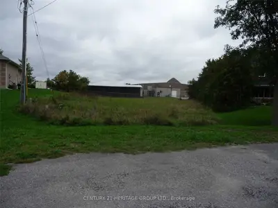 33 Grant Drive, Kawartha Lakes, On K0m 2m0