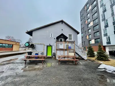 704 Brookfield Road S, Billings Bridge - Riverside Park And Area, On K1v 6j4