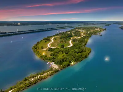 271 Crystal Bay Drive E, Amherstburg, On N9v 4c4