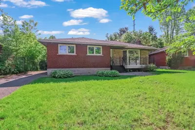 2317 Elmira Drive, Parkway Park - Queensway Terrace S And Area, On K2c 1h3
