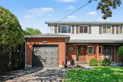 495 Edgeworth Avenue, Woodroffe, On K2b 5l2