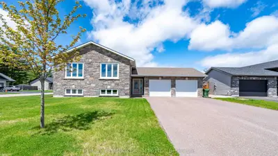 3 Nile Street, Petawawa, On K8h 0e8