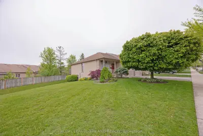 9 Cadeau Terrace 1, London South, On N6k 4t5