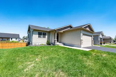 46 Dustin Drive, Petawawa, On K8h 0g2