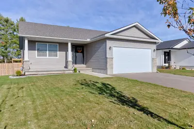 28 Terrance Drive, Petawawa, On K8h 0h3