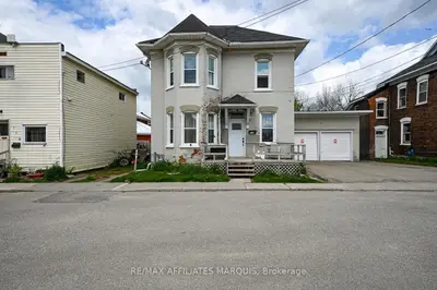 Duplex in Smiths Falls