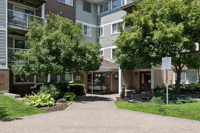 270 Brittany Drive 412, Manor Park - Cardinal Glen And Area, On K1k 4m3