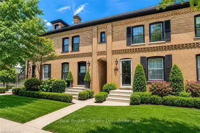 808 Monmouth Road, Essex, On N8y 3l4