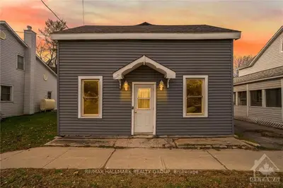 86 George Street, Lanark Highlands, On K0g 1k0