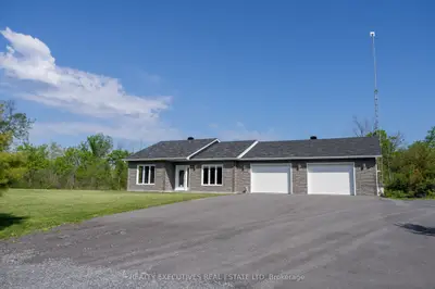14029 Concession 7-8 Concession, North Stormont, On K0c 1h0