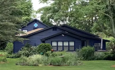 7575 Biddulph Street, Lambton Shores, On N0m 2l0