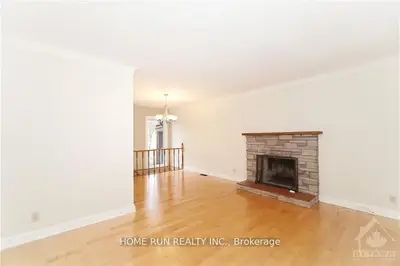 39 Epworth Avenue, Meadowlands - Crestview And Area, On K2g 2l8