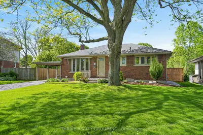 121 Bow Street, London East, On N5v 1b3