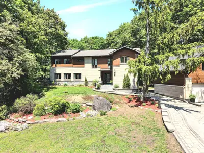 2 Fairhaven Way, Manor Park - Cardinal Glen And Area, On K1k 0r3