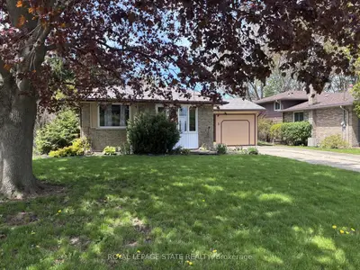3 Governor Simcoe Drive, St. Catharines, On L2n 3j1