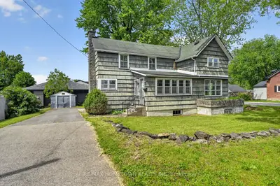 40 Centre Street, Brockville, On K6v 5s5