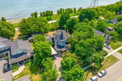 957 Beach Boulevard, Hamilton, On L8h 6z7