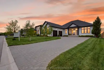 2572 Lucas Avenue, Strathroy-caradoc, On N0l 1w0