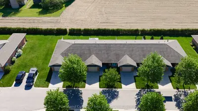 11 Bayfield Mews Lane, Bluewater, On N0m 1g0