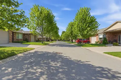 11 Bayfield Mews Lane, Bluewater, On N0m 1g0