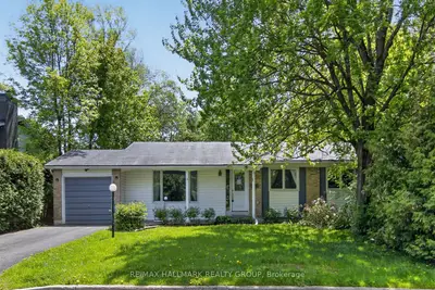 41 Parkmount Crescent, South Of Baseline To Knoxdale, On K2h 5t3
