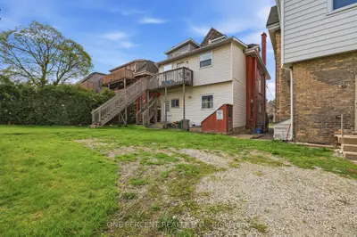 305 Central Avenue, London East, On N6b 2c9