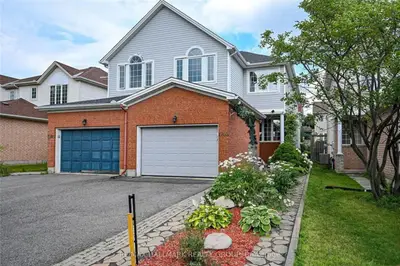 1205 Clyde Avenue, Carlington - Central Park, On K2c 1y3