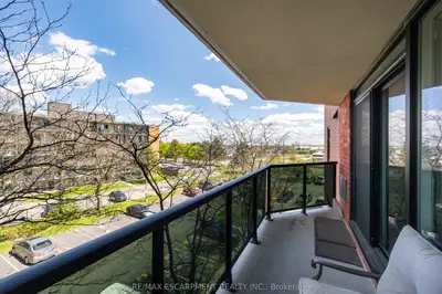 9 Bonheur Court 401, Brantford, On N3p 1z5