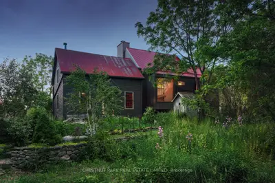 1 Station Road, Prince Edward County, On K0k 1j0