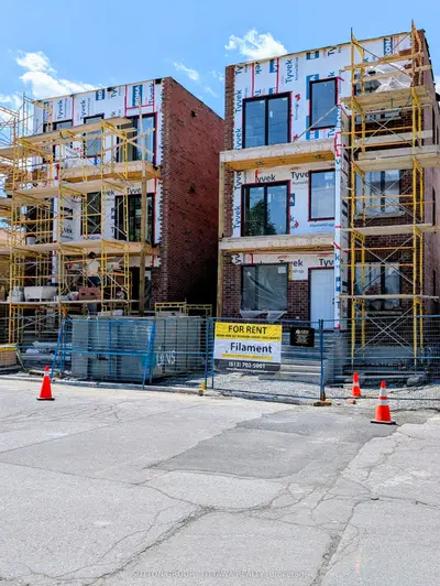 674 De Leglise Street, Vanier And Kingsview Park, On K1k 3k2
