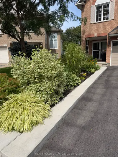 124 Macassa Circle, Kanata, On K2t 1j9