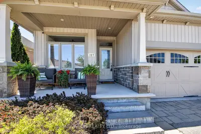 127 Elfin Grove, Kanata, On K2v 0b9