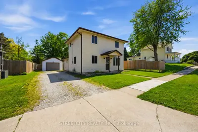 502 Plympton Street, Plympton-wyoming, On N0n 1t0